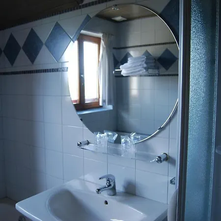 Hostellerie Gilain Отель